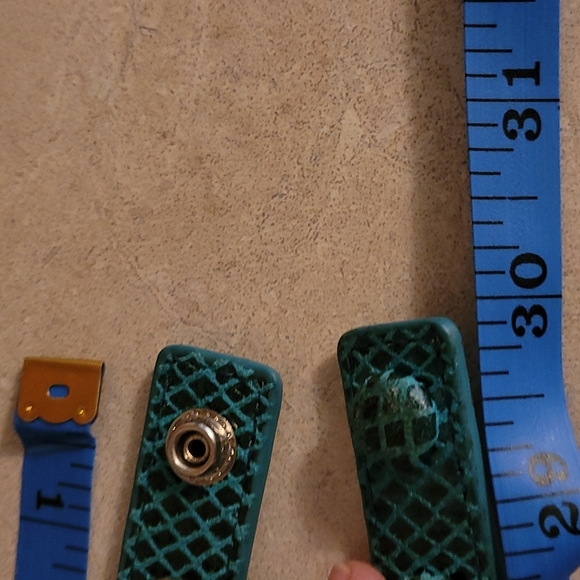 Free with any bundle! Adorable! White house/black market teal/green bow belt - Picture 9 of 13